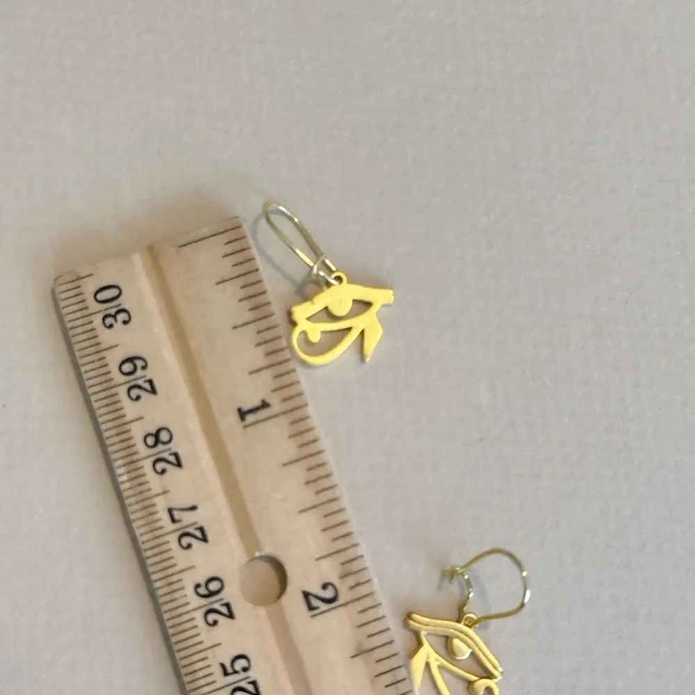 Eye Earrings R854